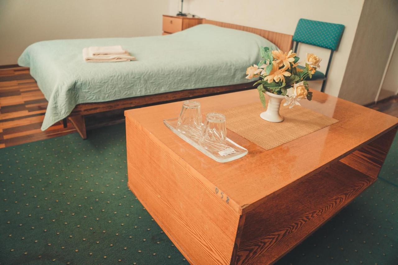 Hotell Paeaesuke Jõhvi Exteriör bild