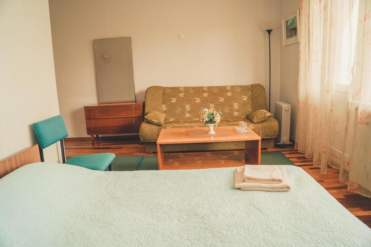 Hotell Paeaesuke Jõhvi Exteriör bild