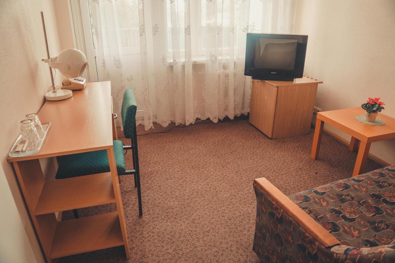 Hotell Paeaesuke Jõhvi Exteriör bild