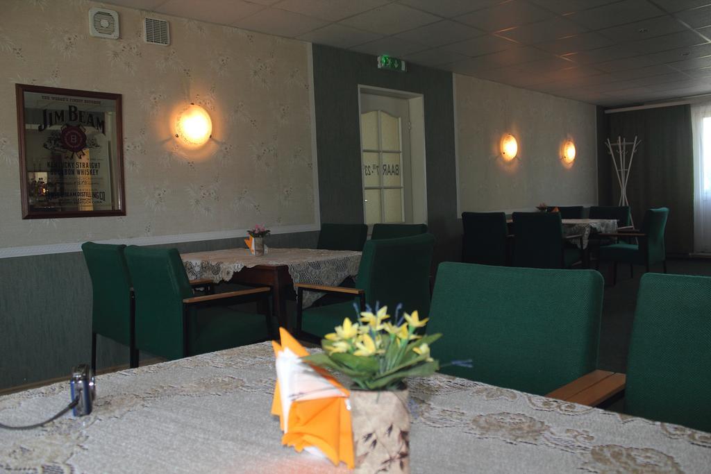Hotell Paeaesuke Jõhvi Exteriör bild