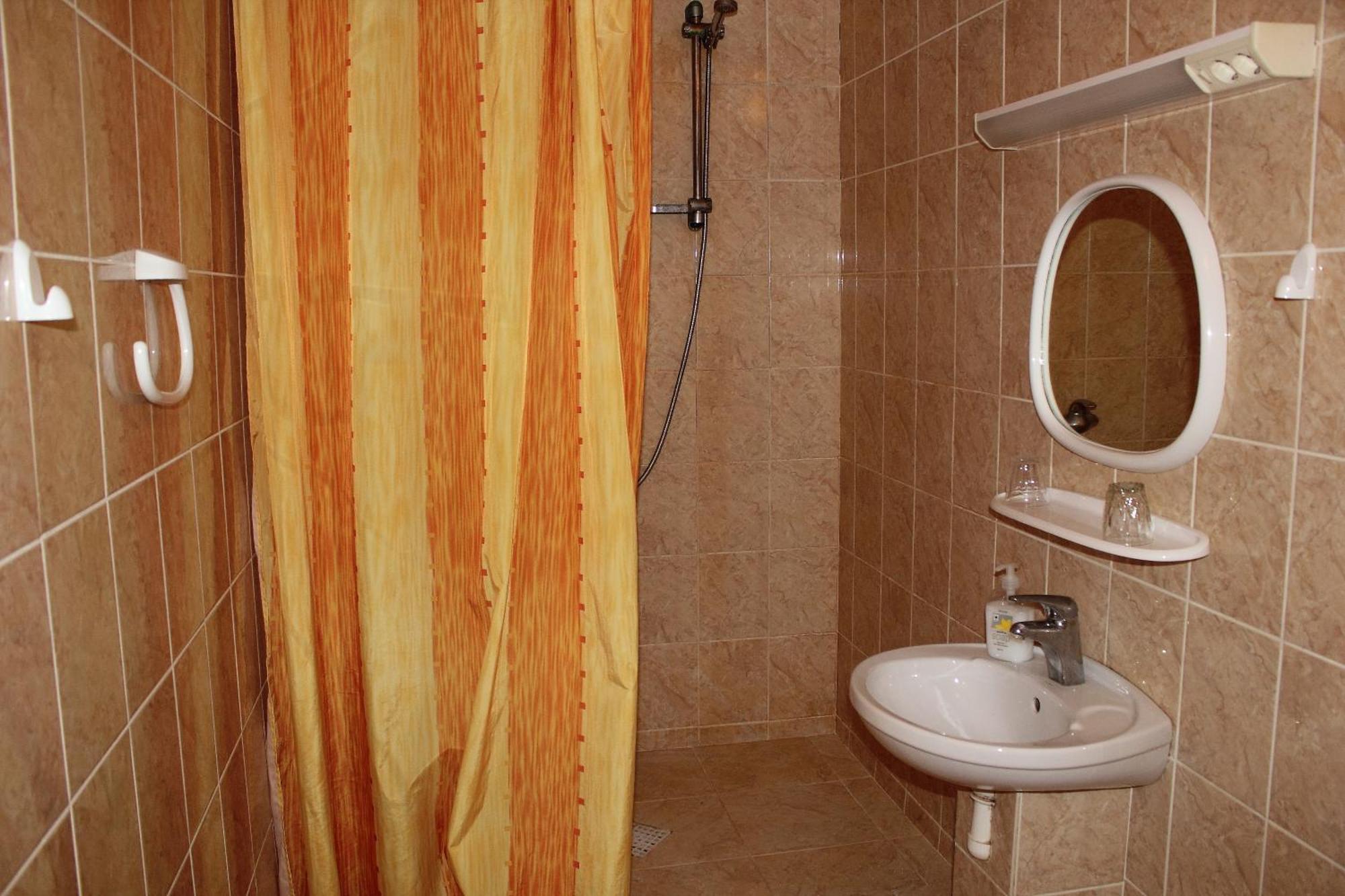 Hotell Paeaesuke Jõhvi Rum bild