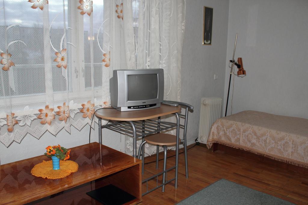 Hotell Paeaesuke Jõhvi Rum bild