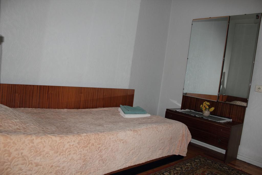 Hotell Paeaesuke Jõhvi Rum bild