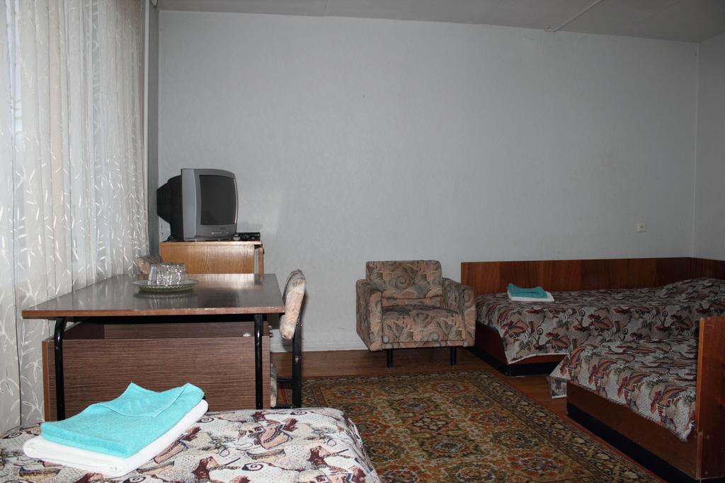 Hotell Paeaesuke Jõhvi Rum bild