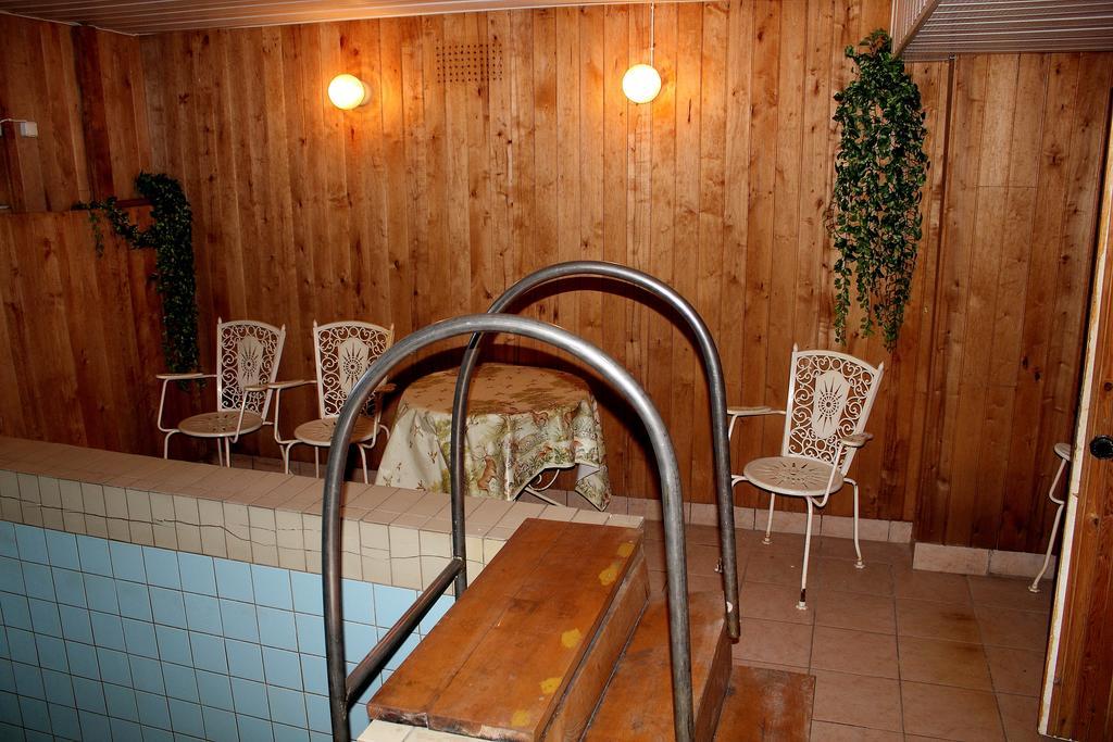 Hotell Paeaesuke Jõhvi Exteriör bild