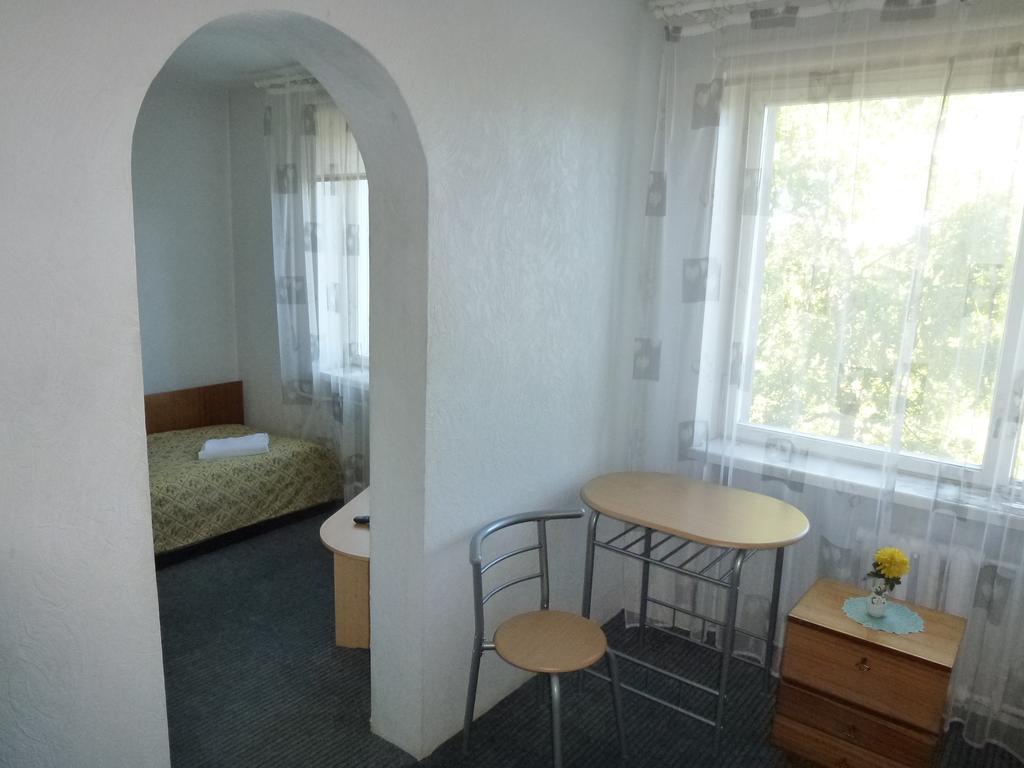 Hotell Paeaesuke Jõhvi Rum bild