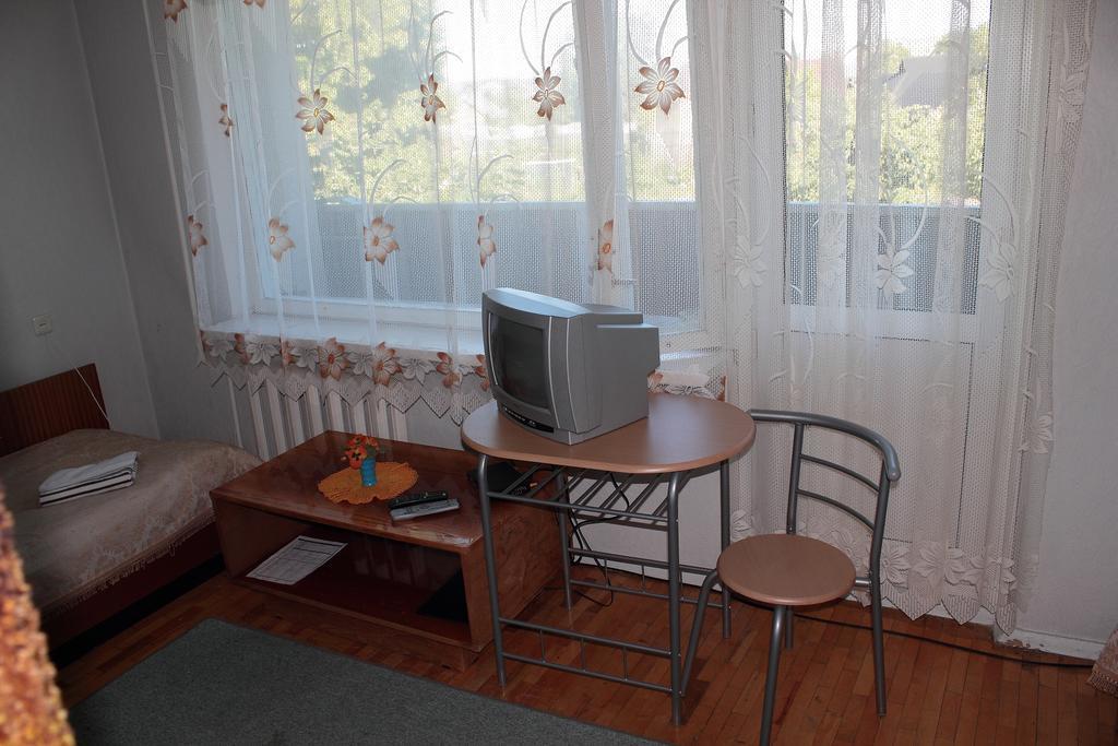Hotell Paeaesuke Jõhvi Rum bild